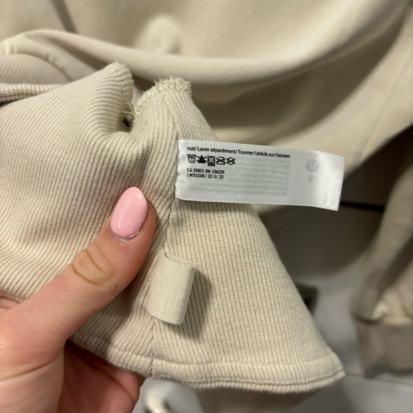Lululemon Softstreme Ribbed-Hem Pullover
Natural Ivory NWOT - Picture 7 of 8